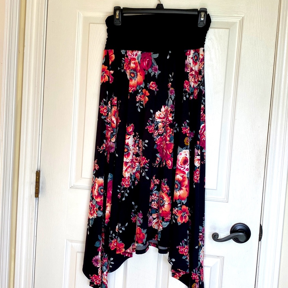 APT. 9 Black Floral Midi Skirt.  Size M